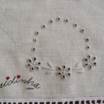 Conjunto de quarto em linho, bordado e com crochet