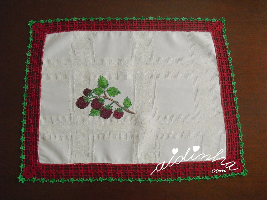naperon mais pequeno do conjunto de cozinha, com crochet