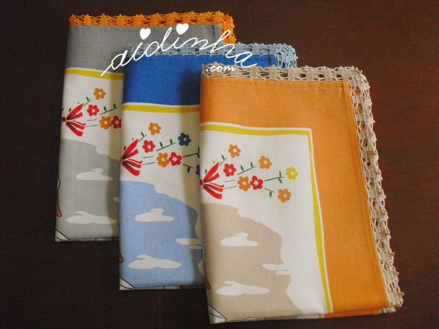 conjunto de panos de cozinha com patinhos e crochet em toda a volta